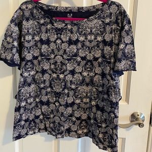Gap flutter sleeve top